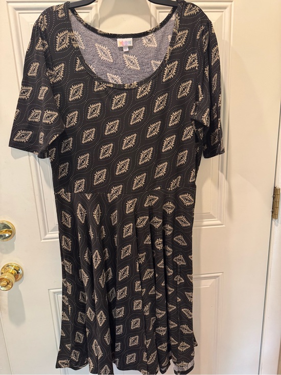 LuLaRoe Dresses & Skirts - LulaRoe Nicole dress 3XL